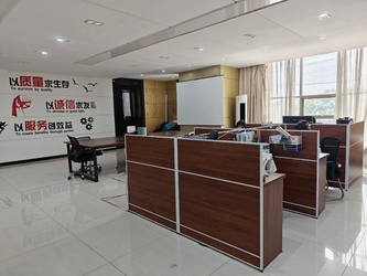 Changzhou Yingchuang Rotomolding Equipment Co,. Ltd productielijn van de fabrikant