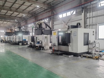 Changzhou Yingchuang Rotomolding Equipment Co,. Ltd productielijn van de fabrikant