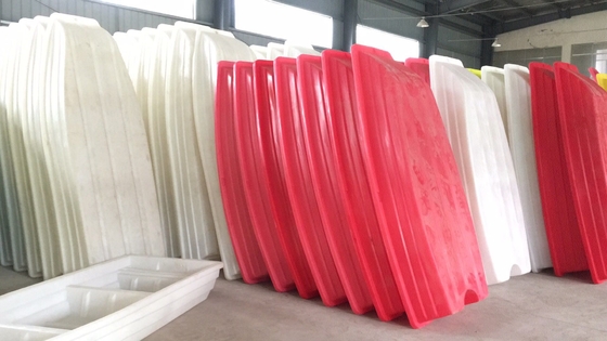 kopen De rode Witte Producten van het Kleuren Rotatieafgietsel/Plastic Vissersboten online manufacture