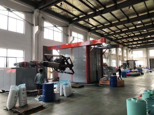 500000 Kcar/Hr Shuttle Rotomolding Machine Voor productie koelbox
