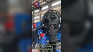 Rock N Roll CF-5000: Zorgvuldig spuiten met lossingsmiddel zorgt voor een gladde Demoldin